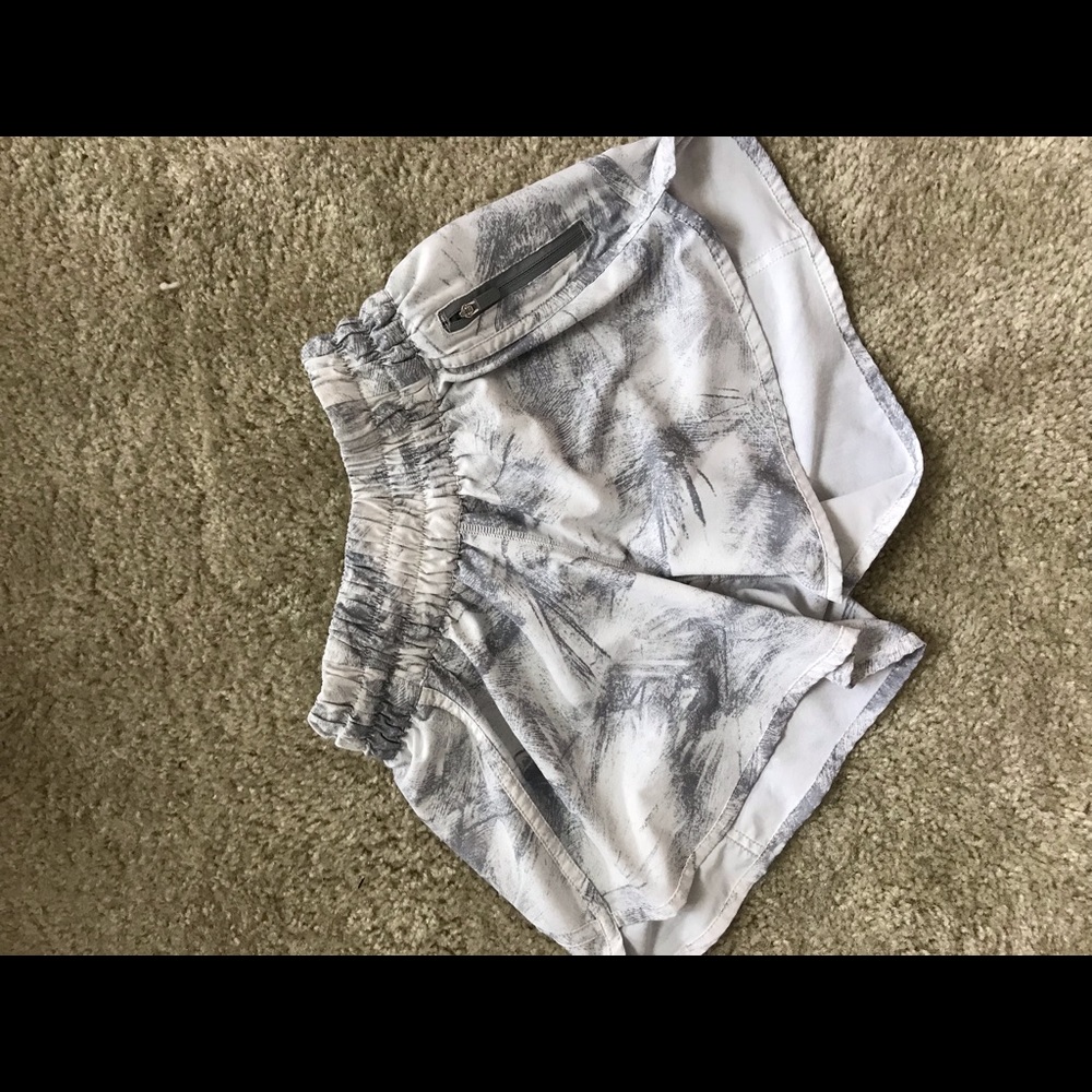 Lulu lemon size 4 tracker shorts